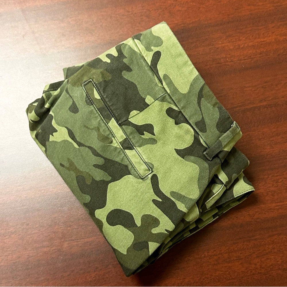 Old Navy Camo Pants Pixie High Rise Womens size 4 Secret Slim Pockets